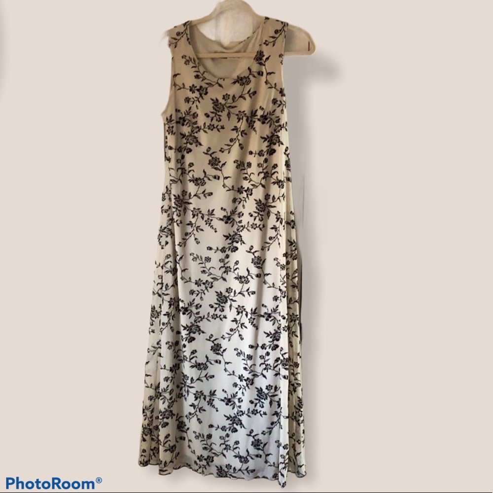 MED ivory and black detail dress maxi